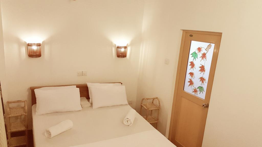 Sweden Inn Guesthouse Хиккадува Номер фото