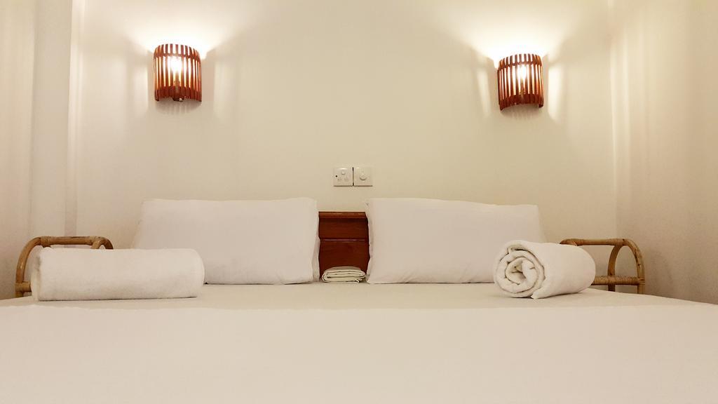 Sweden Inn Guesthouse Хиккадува Номер фото