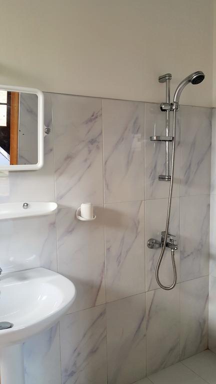 Sweden Inn Guesthouse Хиккадува Номер фото