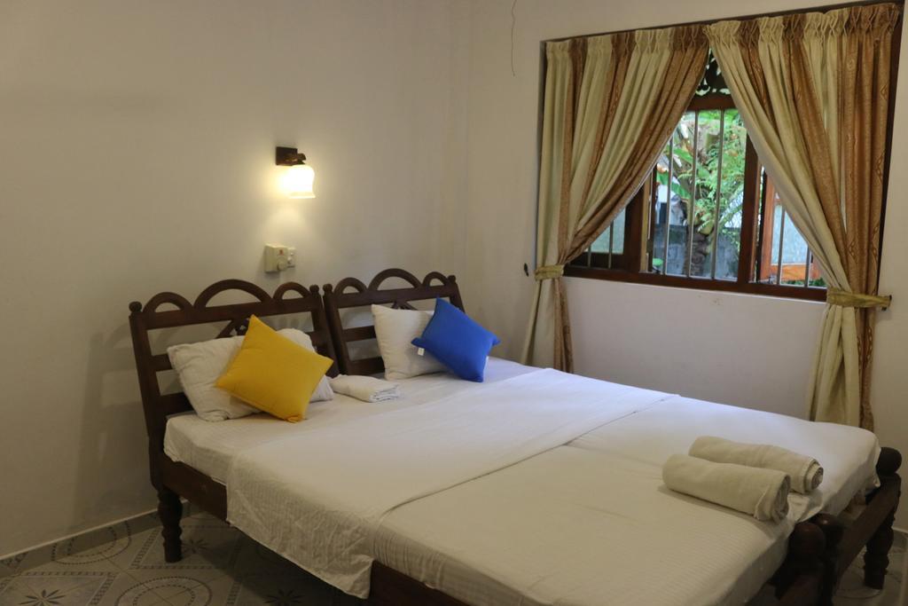 Sweden Inn Guesthouse Хиккадува Номер фото